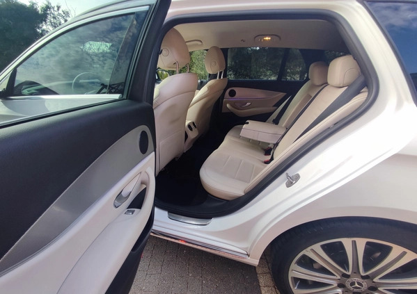 Mercedes-Benz Klasa E cena 89900 przebieg: 289900, rok produkcji 2017 z Jawor małe 781